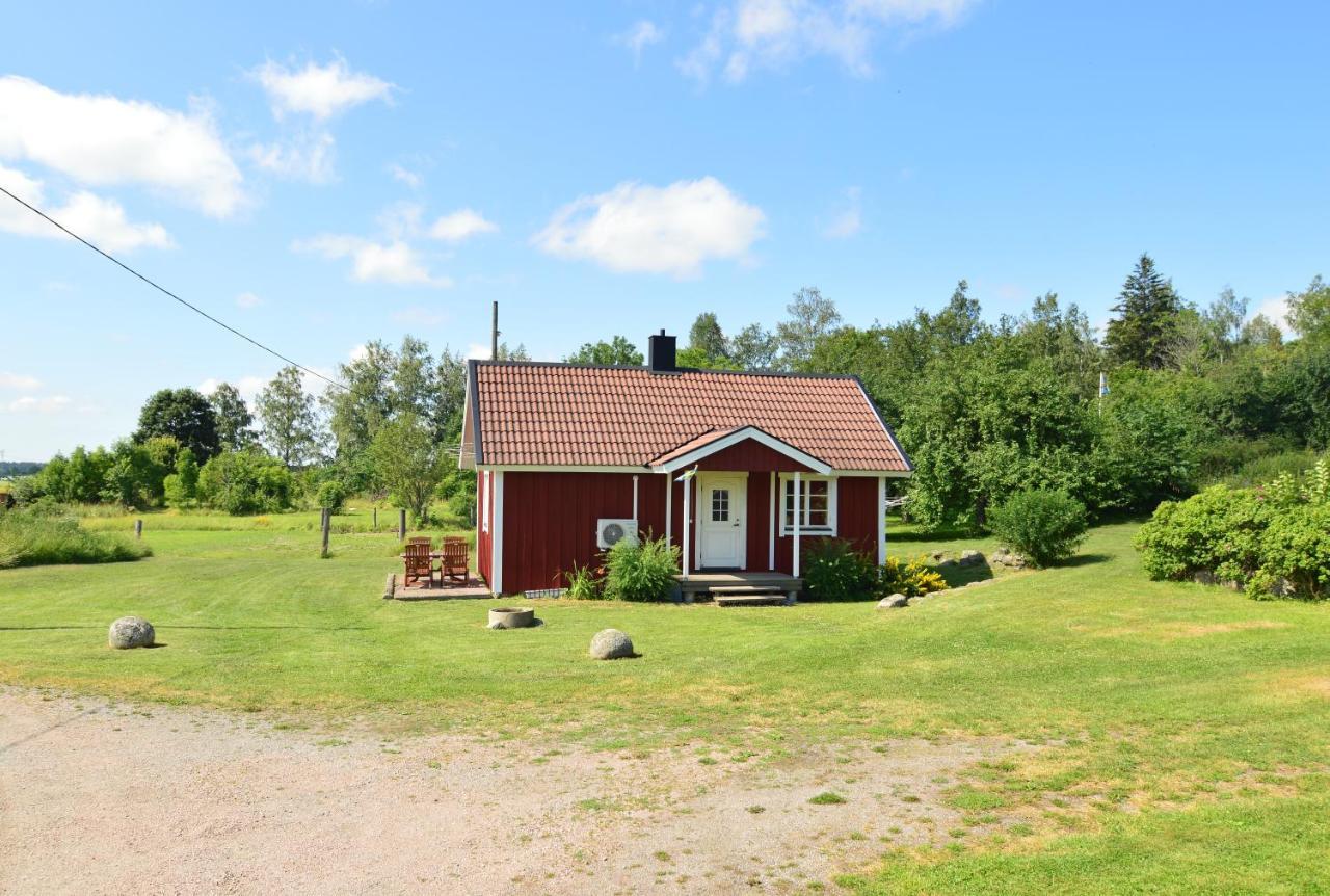 Villa Hustugu Gard Orsundsbro Exterior foto